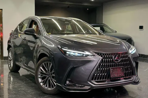 عکس لکسوس NX هیبرید