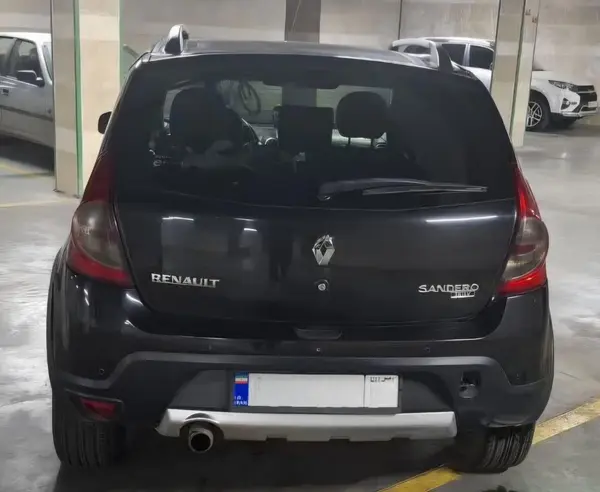 عکس رنو ساندرو استپ وی