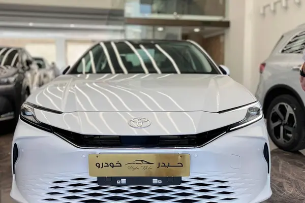 تویوتا کمری هیبرید