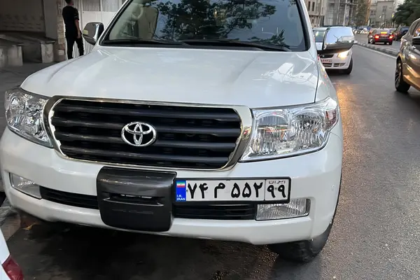تویوتا لندکروز چهار در