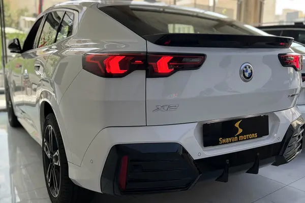 بی ام و X2