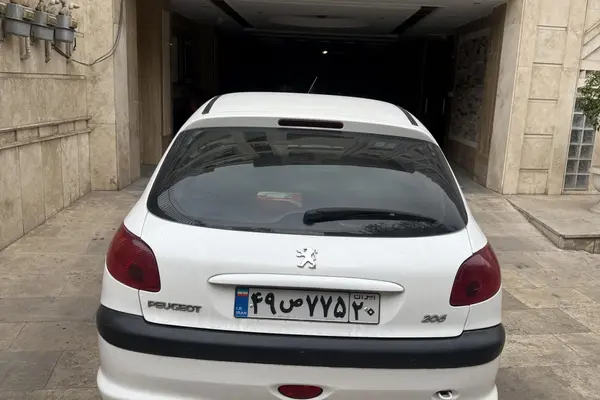 پژو 206