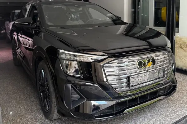 عکس آئودی Q5 e-tron