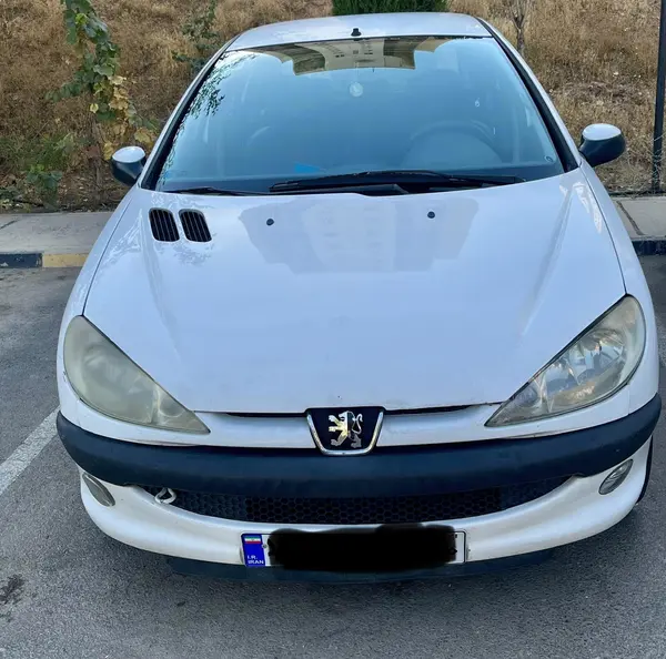 پژو 206