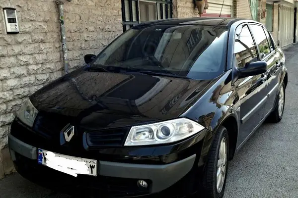 رنو مگان (مونتاژ)