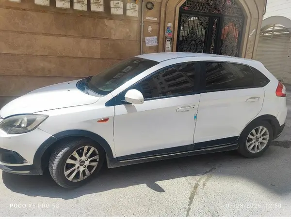 ام وی ام 315هاچ بک