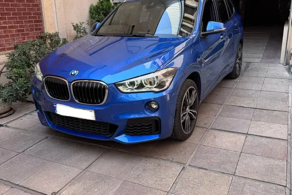 بی ام و X1