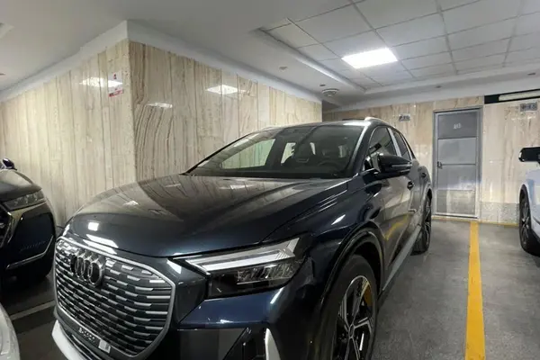 عکس آئودی Q4 e-tron
