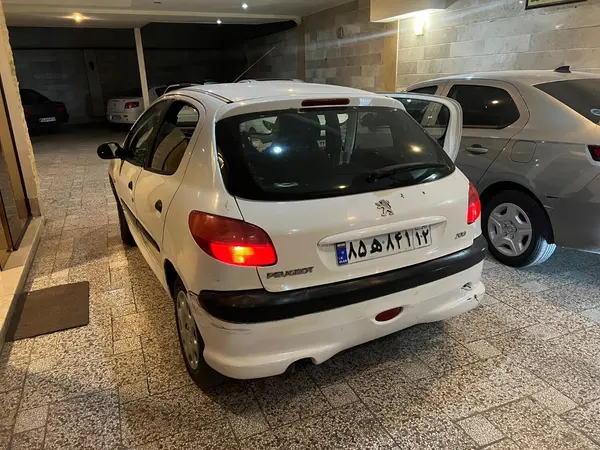 پژو 206