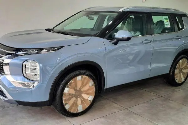 میتسوبیشی اوتلندر