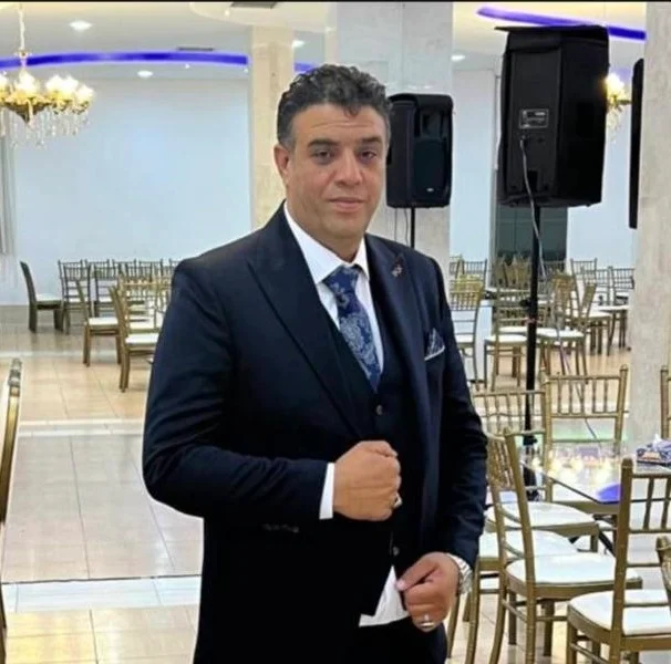 مدیر نمایشگاه اتو گالری تارخ