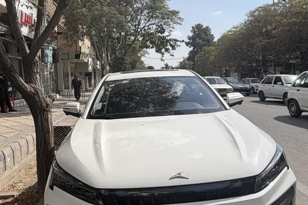 کی ام سی J7