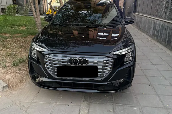 عکس آئودی Q5 e-tron