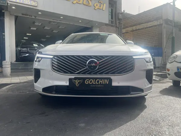 ولوو S90