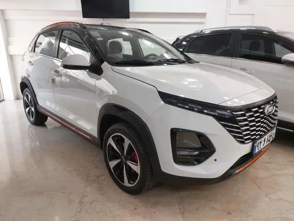 ام وی ام X33 کراس