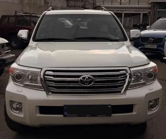 تویوتا لندکروز چهار در