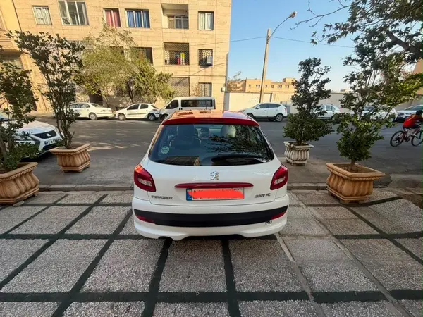 پژو 207