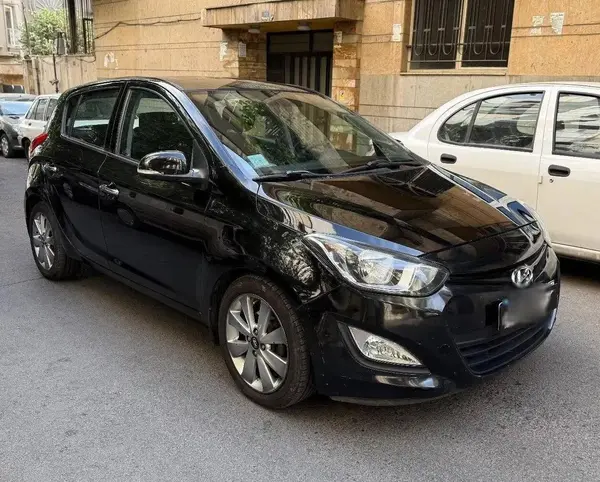 هیوندای i20