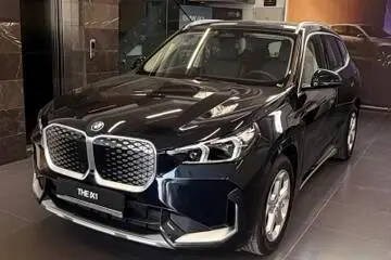 بی ام و iX1