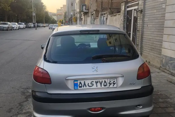 پژو 206