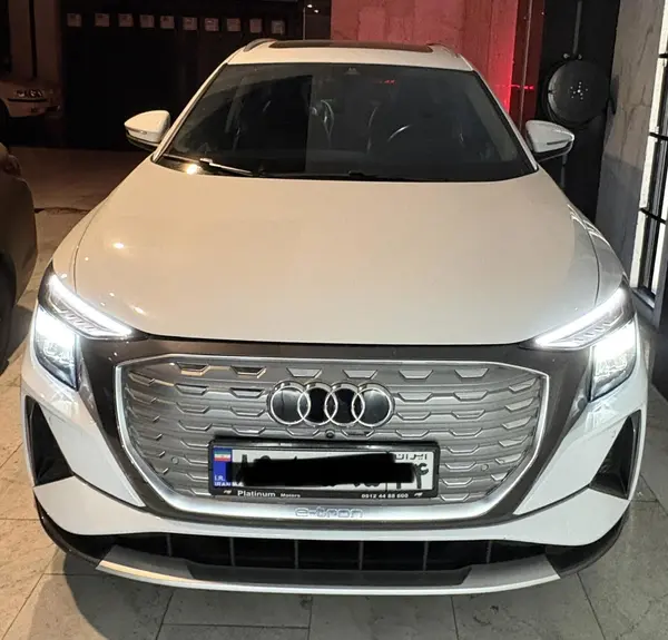 عکس آئودی Q5 e-tron