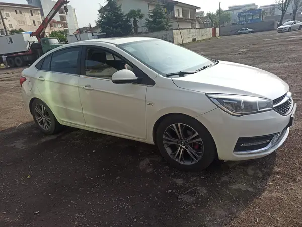 ام وی ام آریزو 5ev