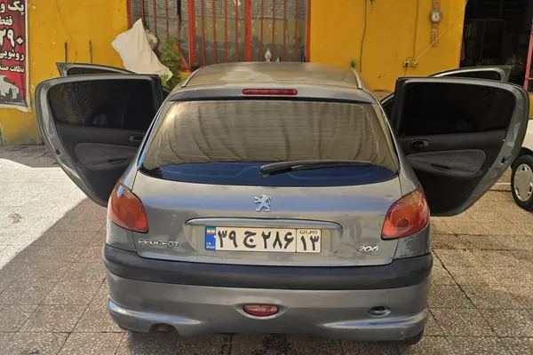 پژو 206
