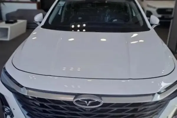 فونیکس آریزو 8 (Z8)