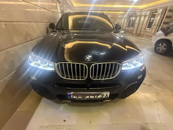 بی ام و X4