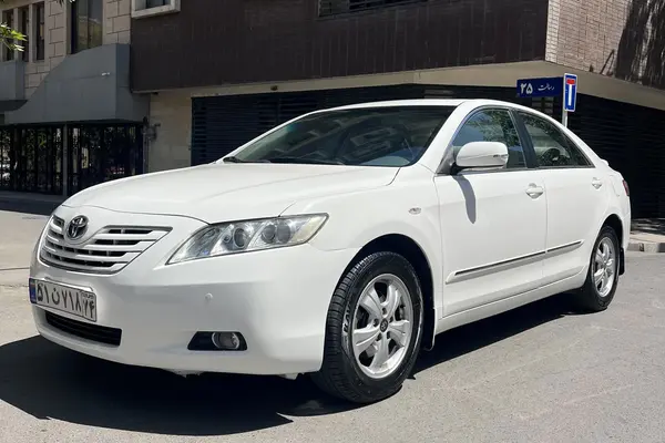 عکس تویوتا کمری