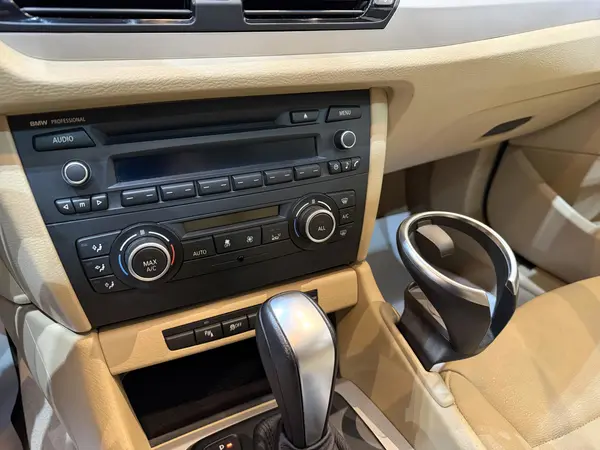 عکس بی ام و X1