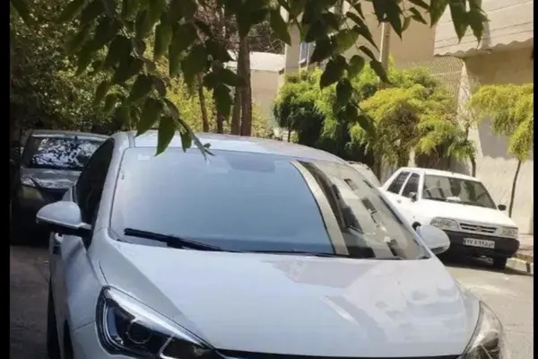 ام وی ام آریزو 5ev