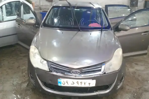ام وی ام 315هاچ بک