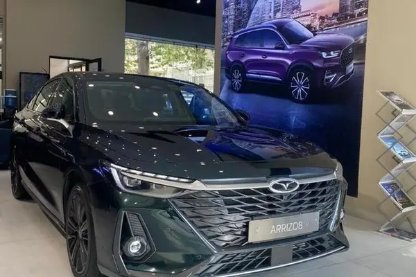 فونیکس آریزو 8 (Z8)