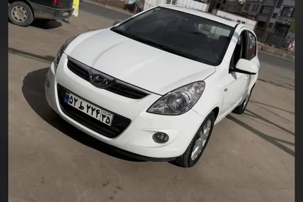 هیوندای i20