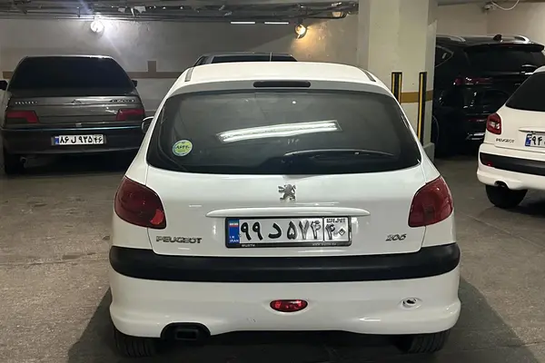 پژو 206