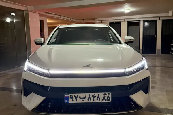 کی ام سی J7