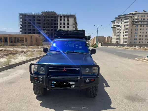 میتسوبیشی پاجرو چهار در