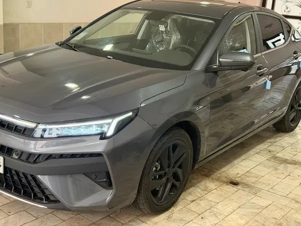 کی ام سی J7