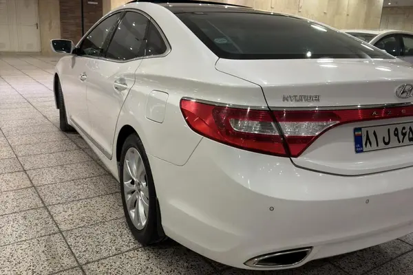 هیوندای آزرا (گرنجور)