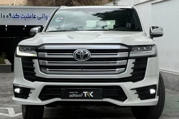 عکس تویوتا لندکروز چهار در