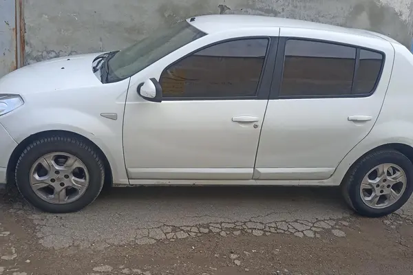 رنو ساندرو