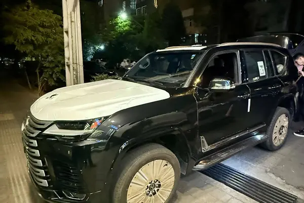 لکسوس LX