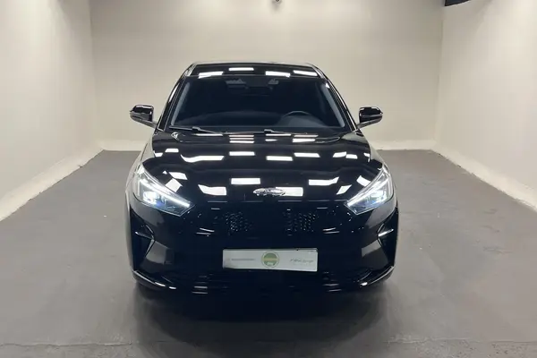 عکس کی ام سی eJ7