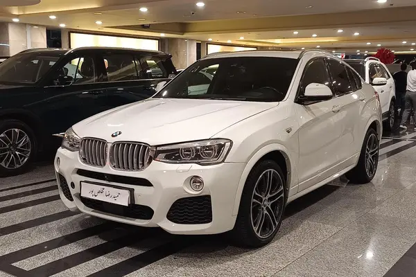 بی ام و X4