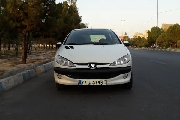 پژو 206