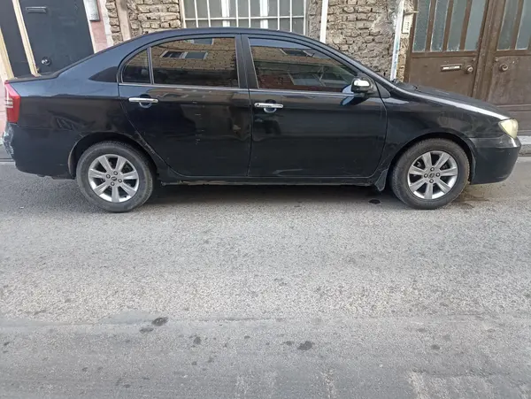 عکس لیفان 620