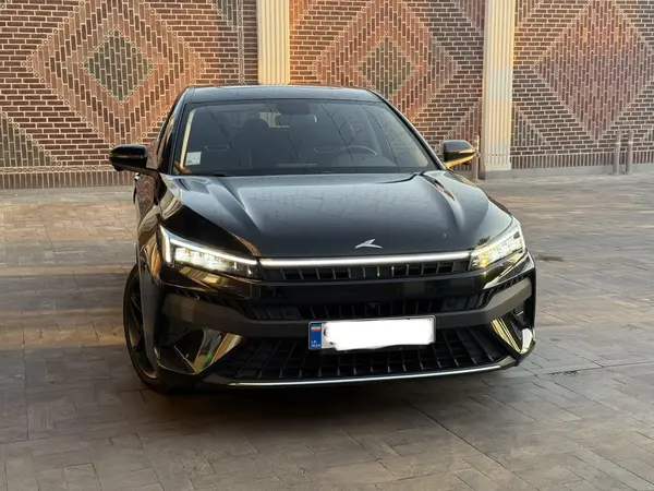 کی ام سی J7