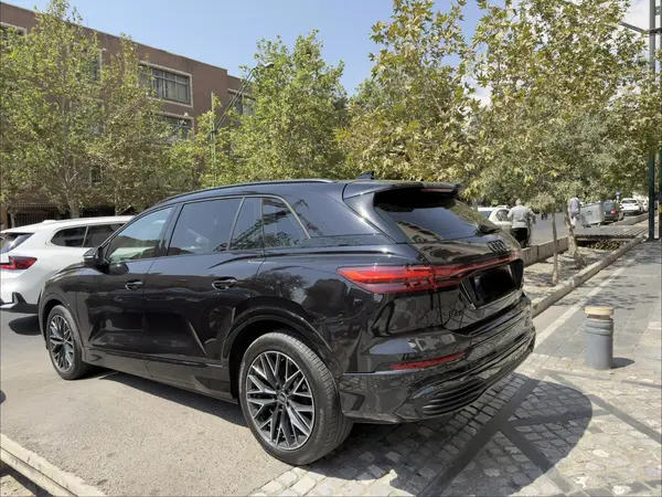 عکس آئودی Q5 e-tron