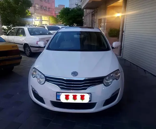عکس ام جی 550